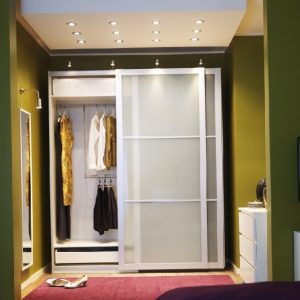 Шкаф в прихожую 90