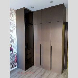 Шкаф черный 37