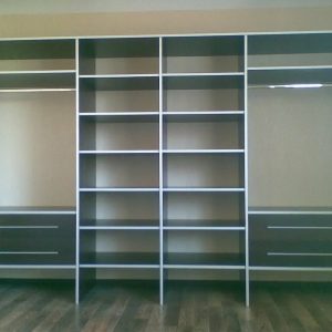 Гардеробная в нишу 52